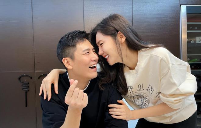 军阀把皇位托付给小舅子，后者去领旨，却发现宫里暗藏500刀斧手